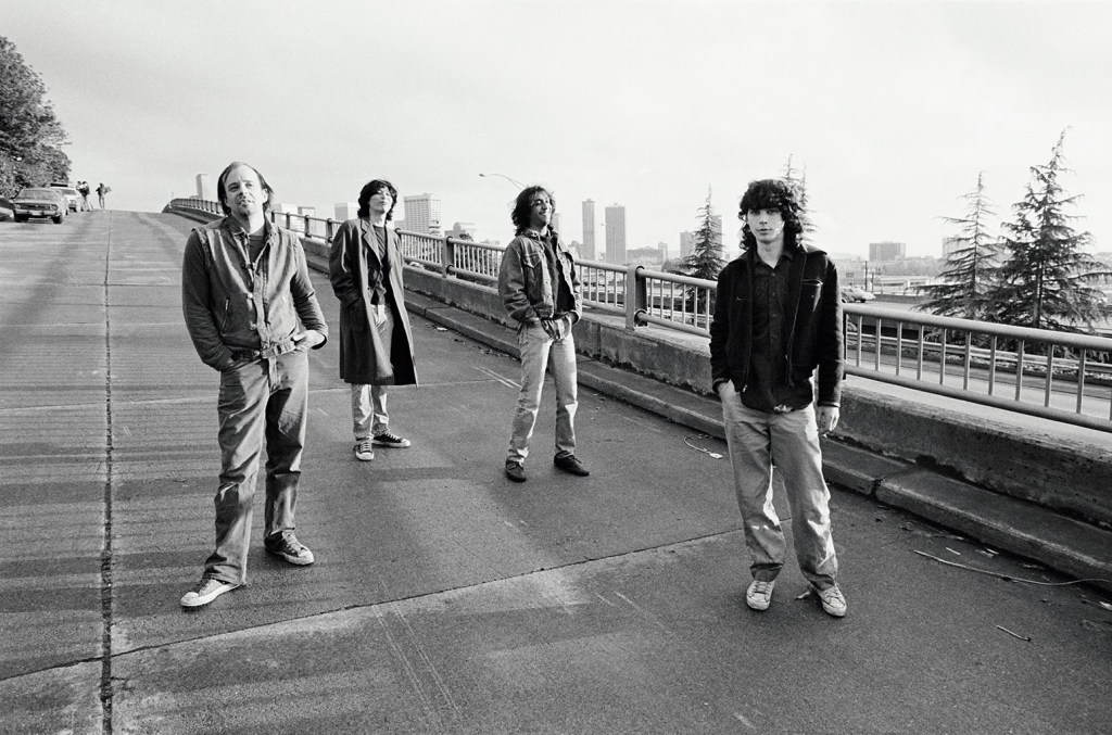 This image has an empty alt attribute; its file name is photo-credit-soundgarden-facebook.jpg